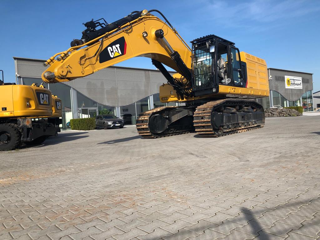 Neuer CAT 374FL ist verkauft